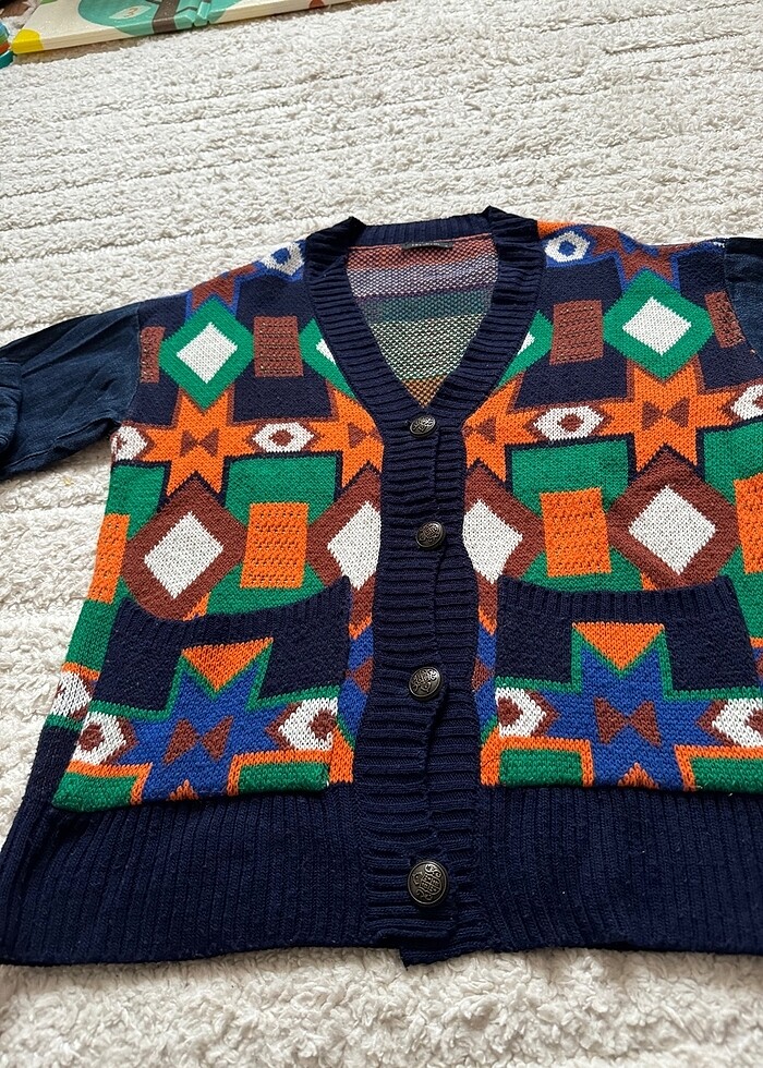 Trendyol marka kot kol detaylı düğmeli hırka - Görsel 2