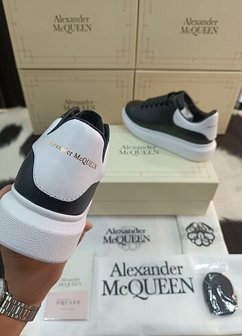 Alexander McQueen SİYAH KELEBEK SİYAH 