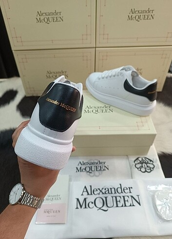 Alexander McQueen BEYAZ/KELEBEK SİYAH 