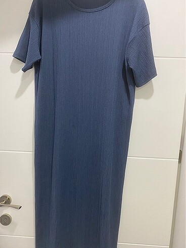 Zara günlük midi boy yandan yırtmaçlı elbise