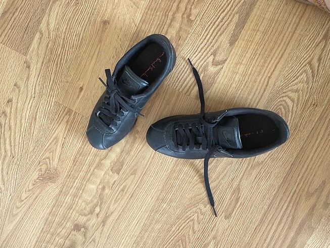 37,5 Beden siyah Renk Nike Cortez size 37,5 unisex