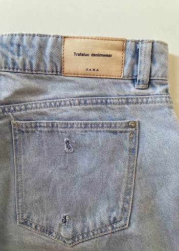 Zara Kadın açık mavi Mini Düğmeli Denim Şort - Görsel 4