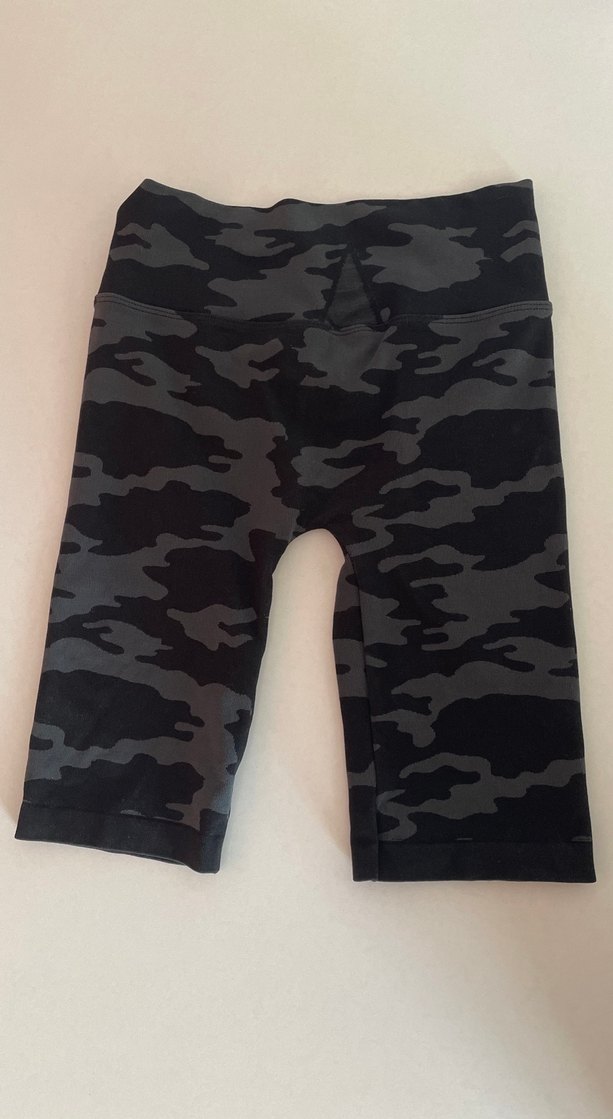 Kadın Siyah Kamuflaj Desenli Spor Tayt - Görsel 2