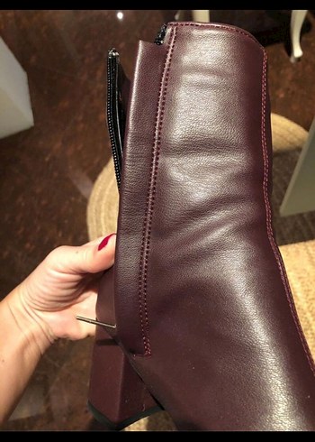 Bordo Deri Fermuarlı Topuklu Kadın Bot - Görsel 2
