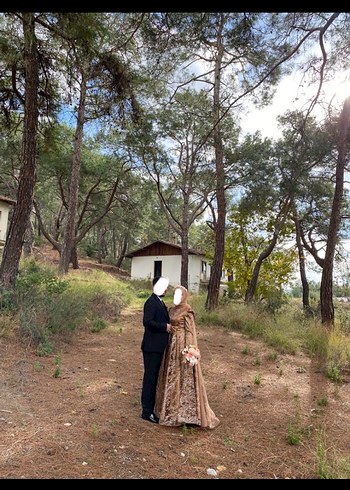 Altın Renkli Uzun Kollu Drape İşlemeli Abiye - Görsel 7