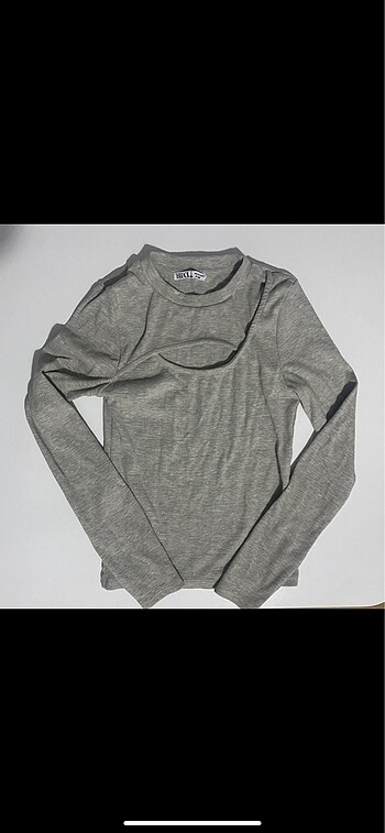 gri cut out pencere detayli uzun bluz