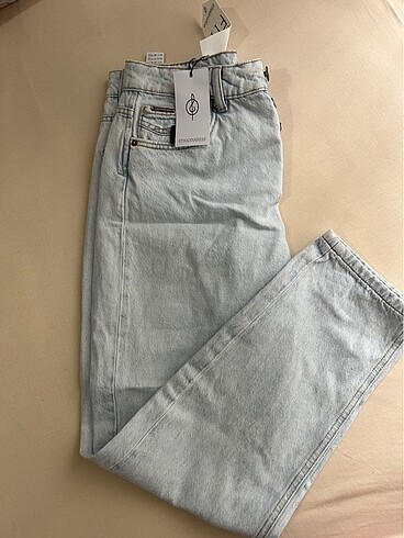 38 Beden Stradivarius jean