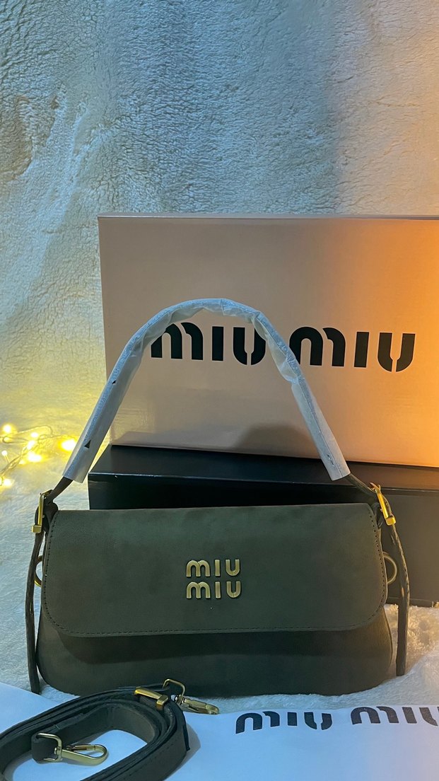 Miu Miu Haki Süet Çapraz Çanta — görsel 3/4