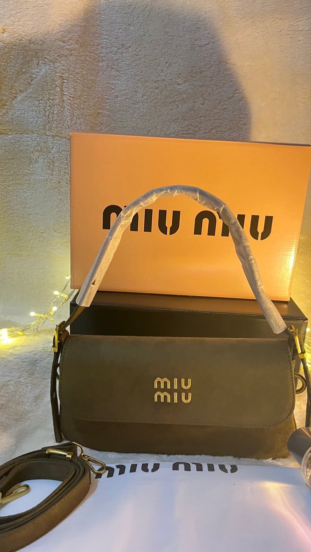 Miu Miu Haki Süet Çapraz Çanta — görsel 2/4