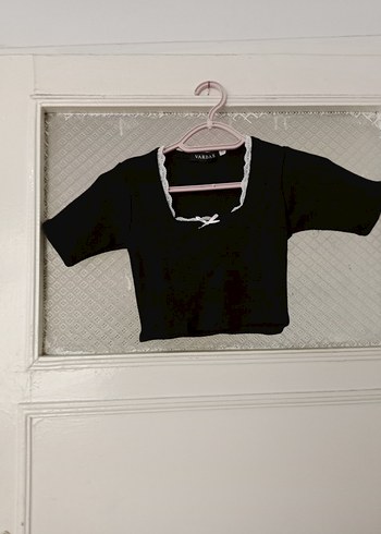 Siyah Dantelli V Yaka Crop Top