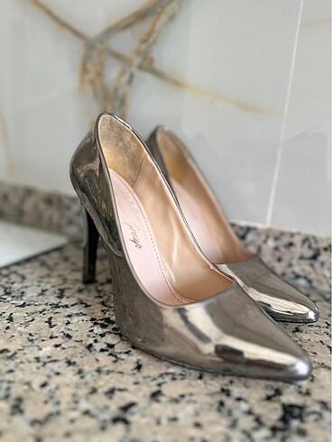 38 Beden Stiletto