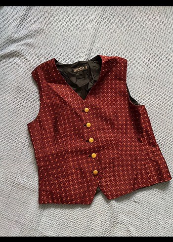 Escada 40