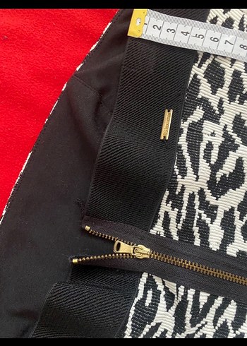 Siyah Zebra Desenli Straplez Uzun Elbise - Görsel 3