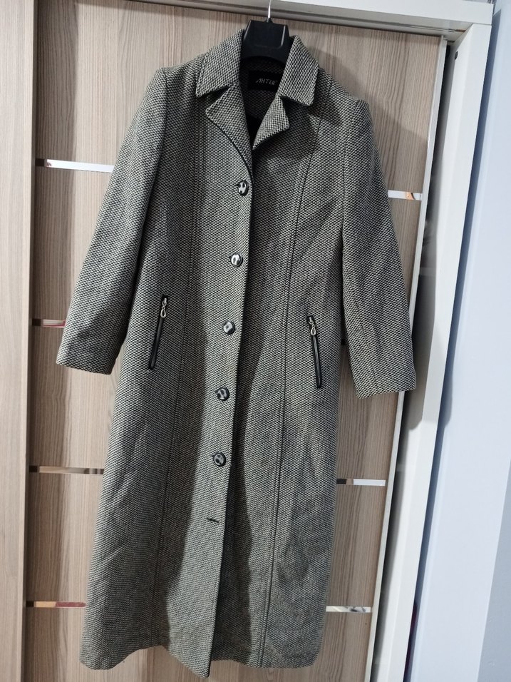 Uzun Gri Kışlık Kaban boyu 125 koltuk altı 49 cm - Görsel 4