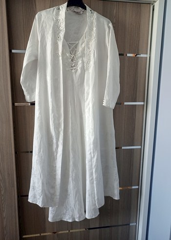 Beyaz Nakışlı V YakaSabahlığı - Görsel 5