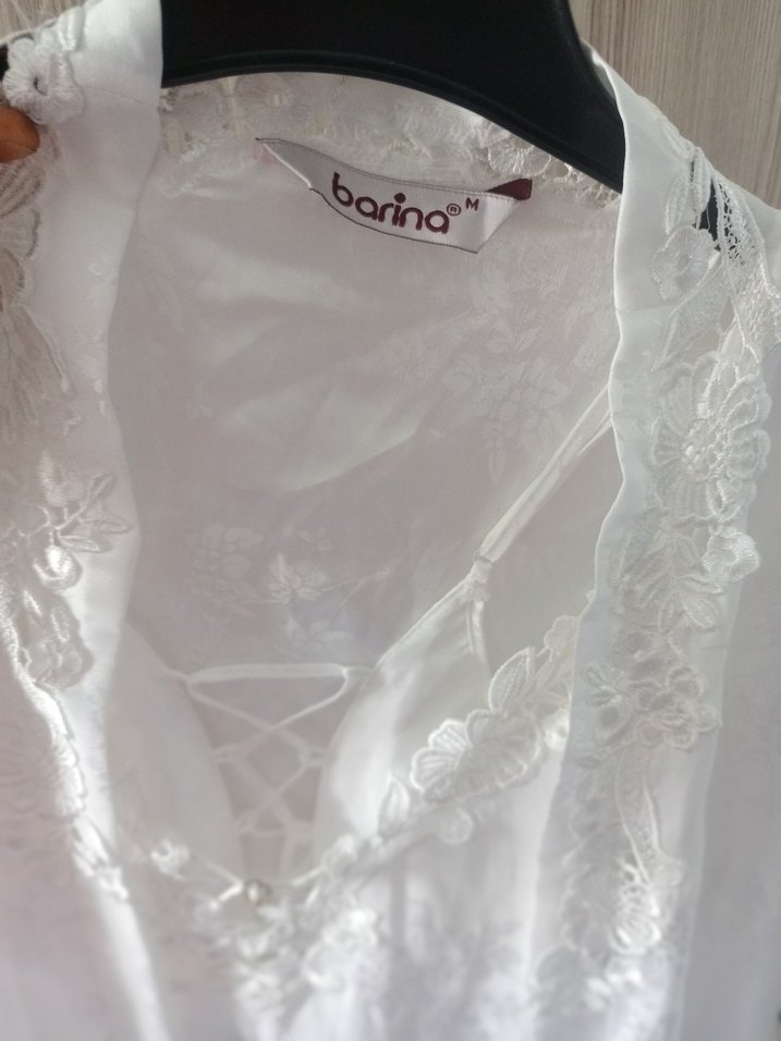 Beyaz Nakışlı V YakaSabahlığı - Görsel 2