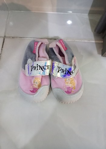 Kız Çocuk Pembe Prenses Desenli Kaydırmaz Terlik - Görsel 4