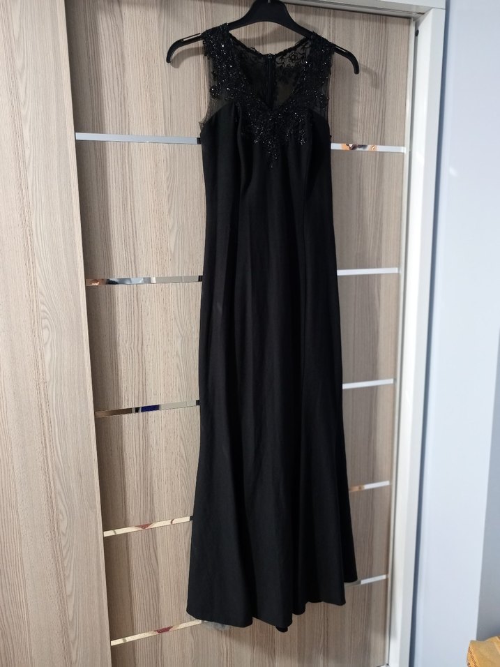 Siyah Dantel Detaylı Uzun Kadın Abiye Elbise - Görsel 3