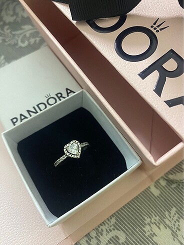 Pandora yüzük