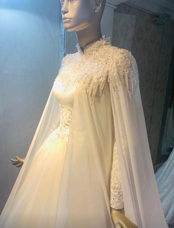 Uzun Kollu İşlemeli tesettür gelinlik - Görsel 3