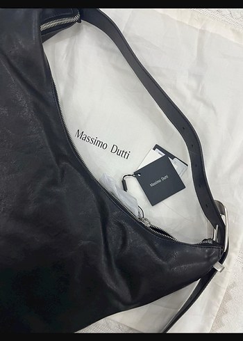 Beden siyah Renk Massimo Dutti Siyah Deri Fermuarlı Çanta