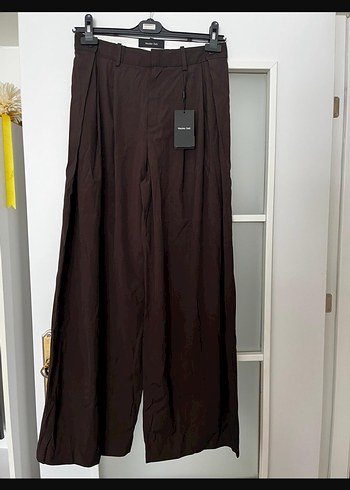 36 Beden kahverengi Renk Dökümlü Geniş Paça Kahverengi Kumaş Pantolon