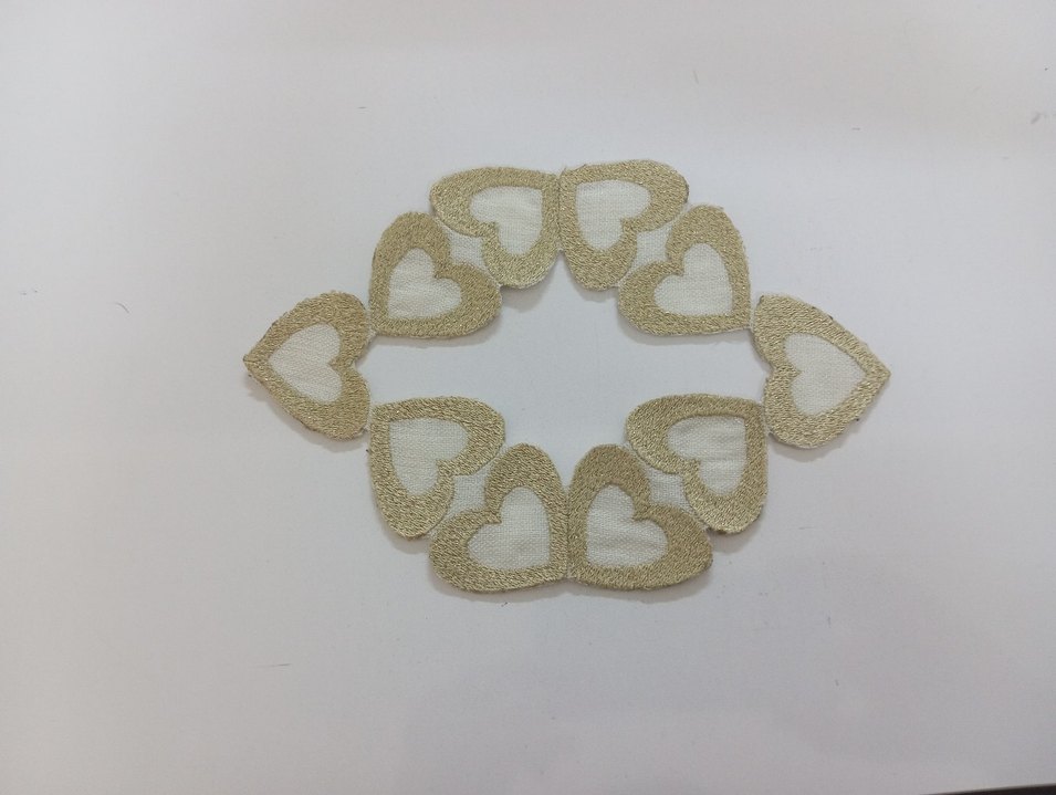 Kalp gold nakışlı kahve sunum - Görsel 4