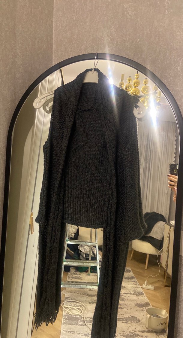 Uzun Gri Triko Boğazlı Kolsuz Hırka - Görsel 2