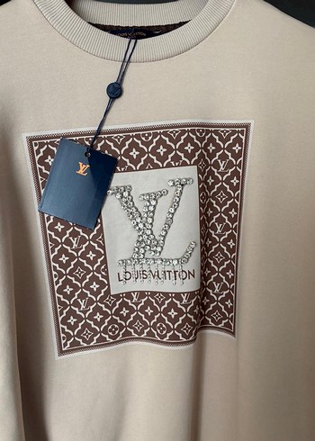 Louis Vuitton m