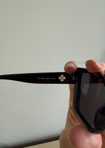 Parlak Siyah Kadın Güneş Gözlüğü - Görsel 7