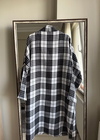 Düğmeli Ekose Desenli Uzun Kadın Ceket - Görsel 4