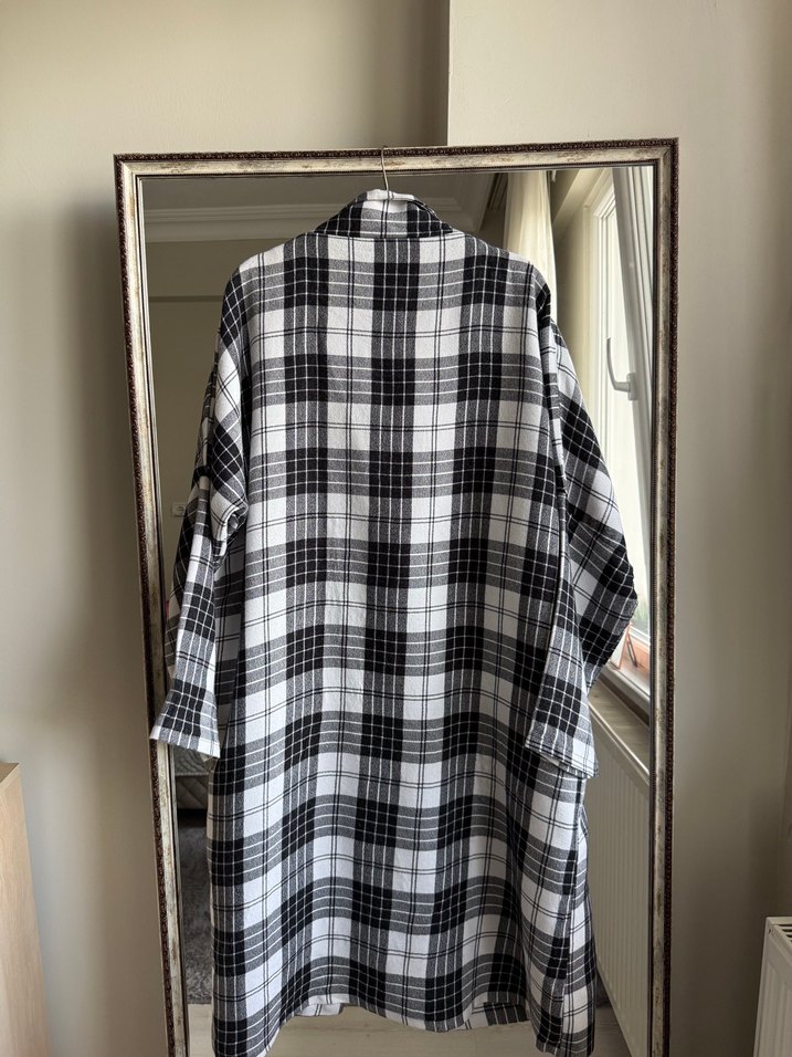 Düğmeli Ekose Desenli Uzun Kadın Ceket - Görsel 4