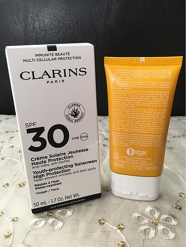 Beden CLARINS 30 FACTÖR GÜNEŞ KORUYUCU YÜZ İÇİN
