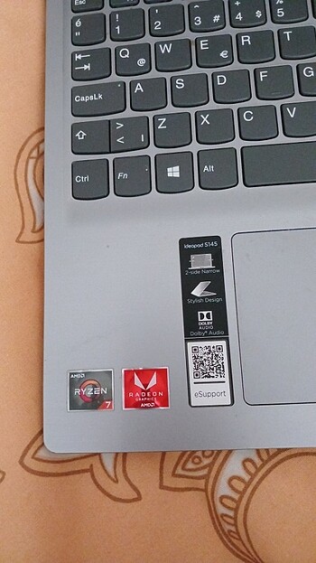  Beden Lenovo Ideapad notebook