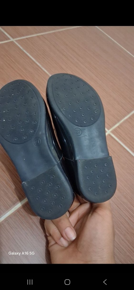 Kız Çocuk Parlak Siyah Tokalı Babet - Görsel 3