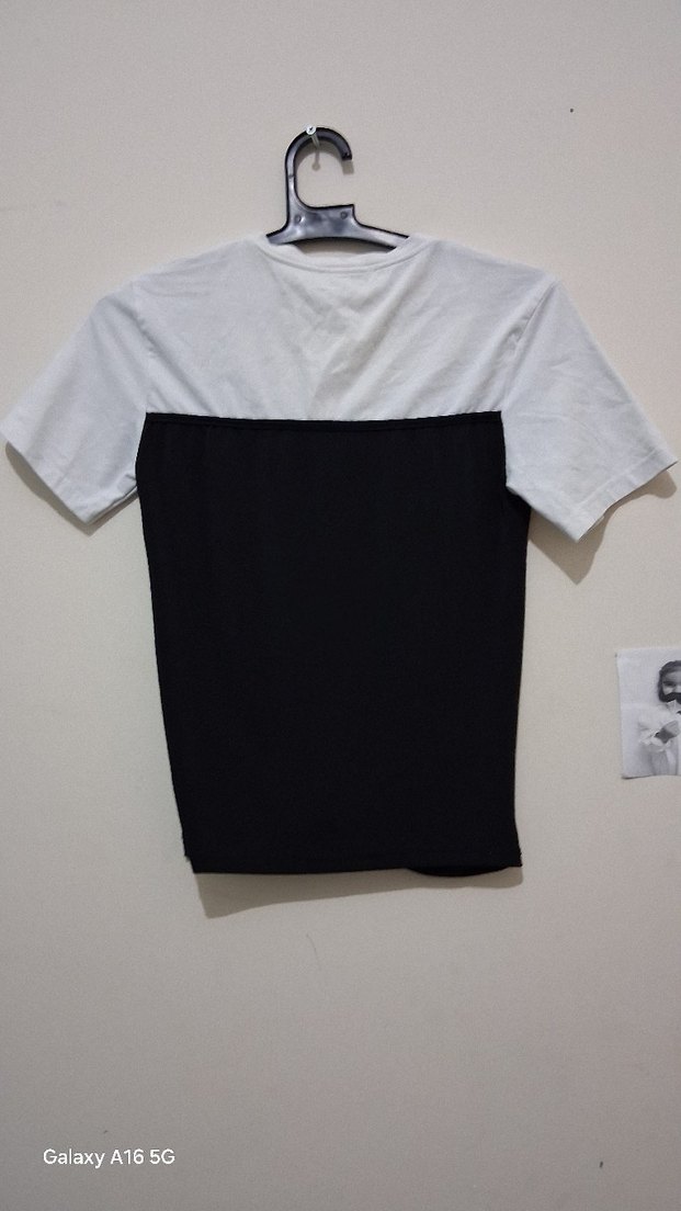 Kısa Kollu Beyaz Siyah Büzgülü Hamile Tişörtü - Görsel 2