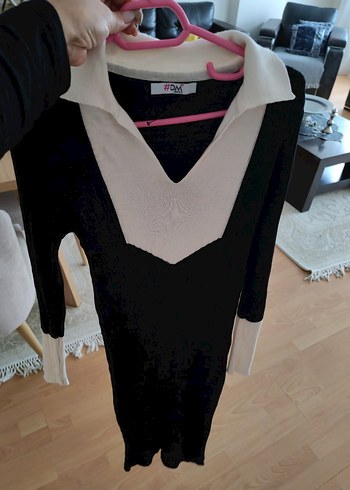 V Yaka Siyah Uzun Örme Elbise - Görsel 2