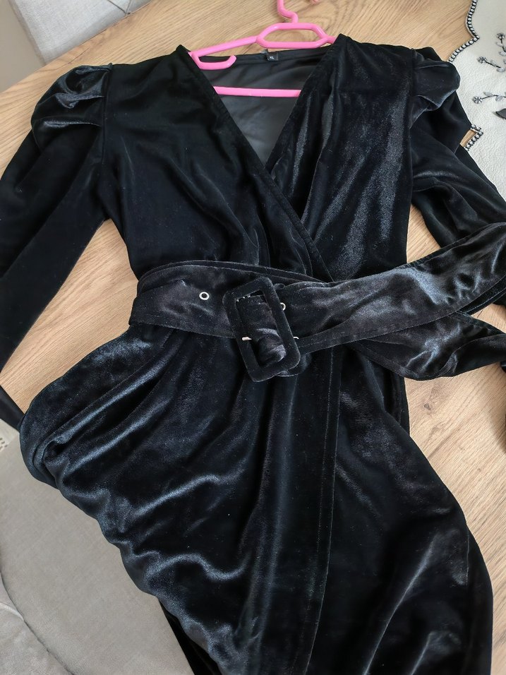 Uzun Kollu Siyah V Yaka Midi Elbise - Görsel 2