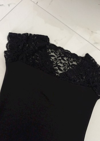 Dantel Detaylı Siyah V Yaka Kadın Bluz - Görsel 2