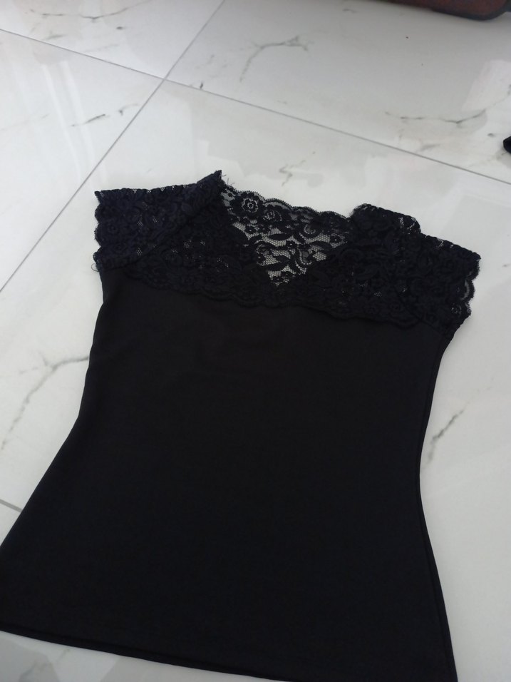 Dantel Detaylı Siyah V Yaka Kadın Bluz - Görsel 3