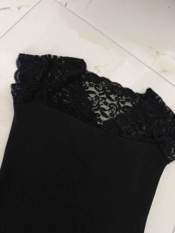 Dantel Detaylı Siyah V Yaka Kadın Bluz - Görsel 2