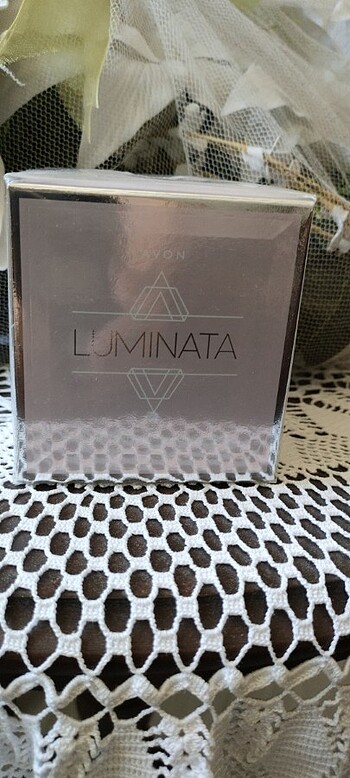 Avon luminata 50 ml bayan parfümü 
