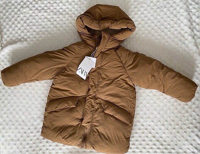 Zara marka su geçirmez kapitone mont