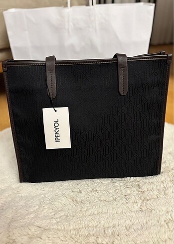  Beden İpekyol marka orjinal monogram tote çanta