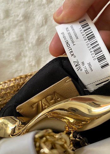 Beden Zara marka orjinal yeni sezon Metal Saplı Mini Çanta