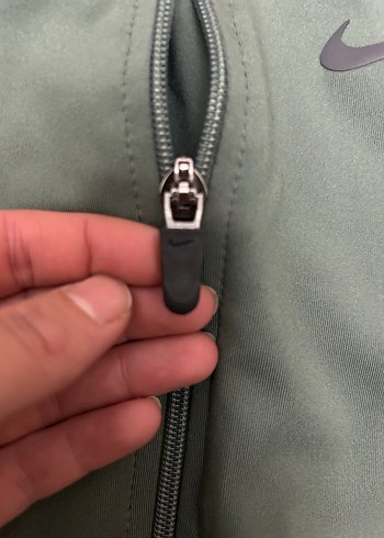 Nike Gri Fermuarlı Yüksek Yakalı Kadın Yelek - Görsel 3