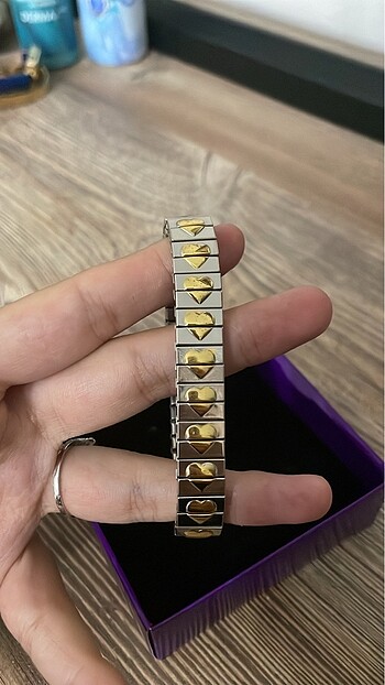 Tasarımcı ÇELİK YAYLI BİLEKLİK