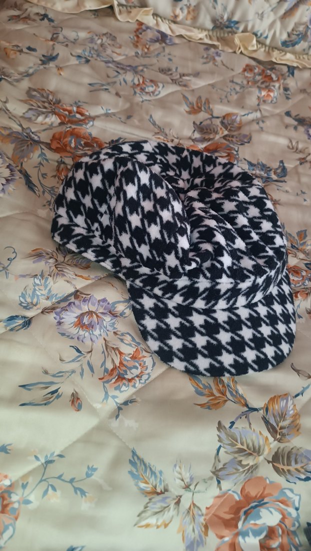 Örgü Desenli Siyah Beyaz Kadın Şapka - Görsel 2