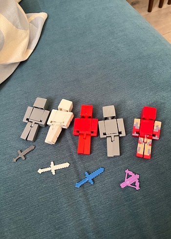 Renkli Minecraft Tarzı Süper Kahraman Figürleri