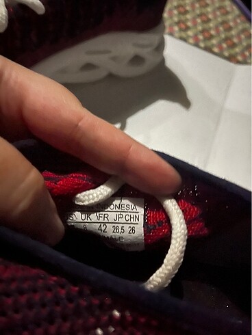 42 Beden bordo Renk Adidas spor ayakkabı
